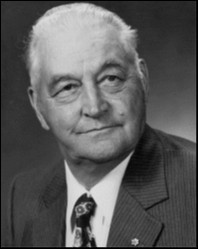 1983 - Dr. Raymond Vessey